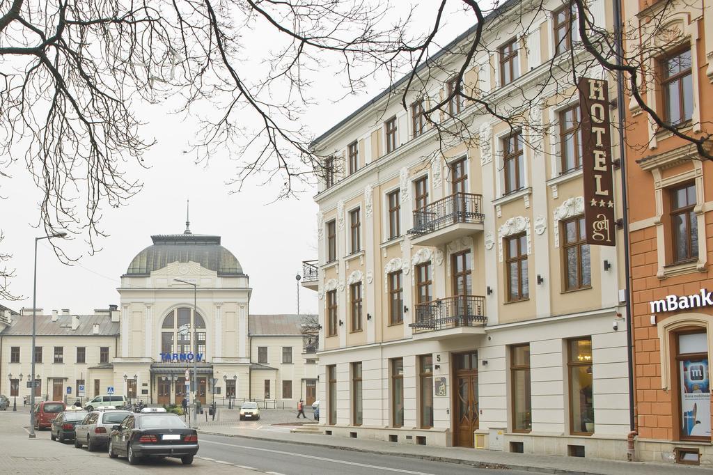 Hotel Gal Tarnów エクステリア 写真